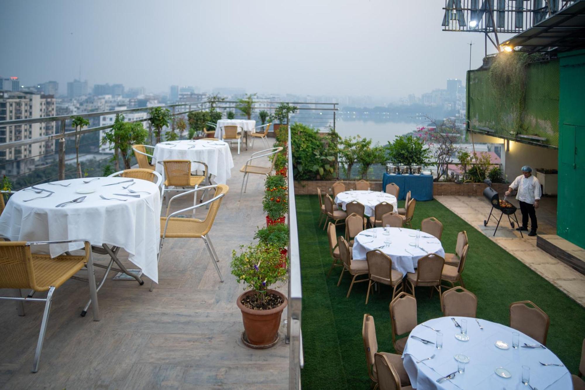 Coventina Lake Suites Dhaka Exteriör bild
