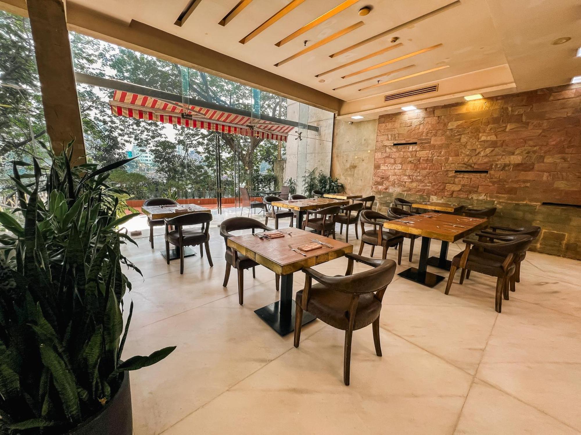 Coventina Lake Suites Dhaka Exteriör bild