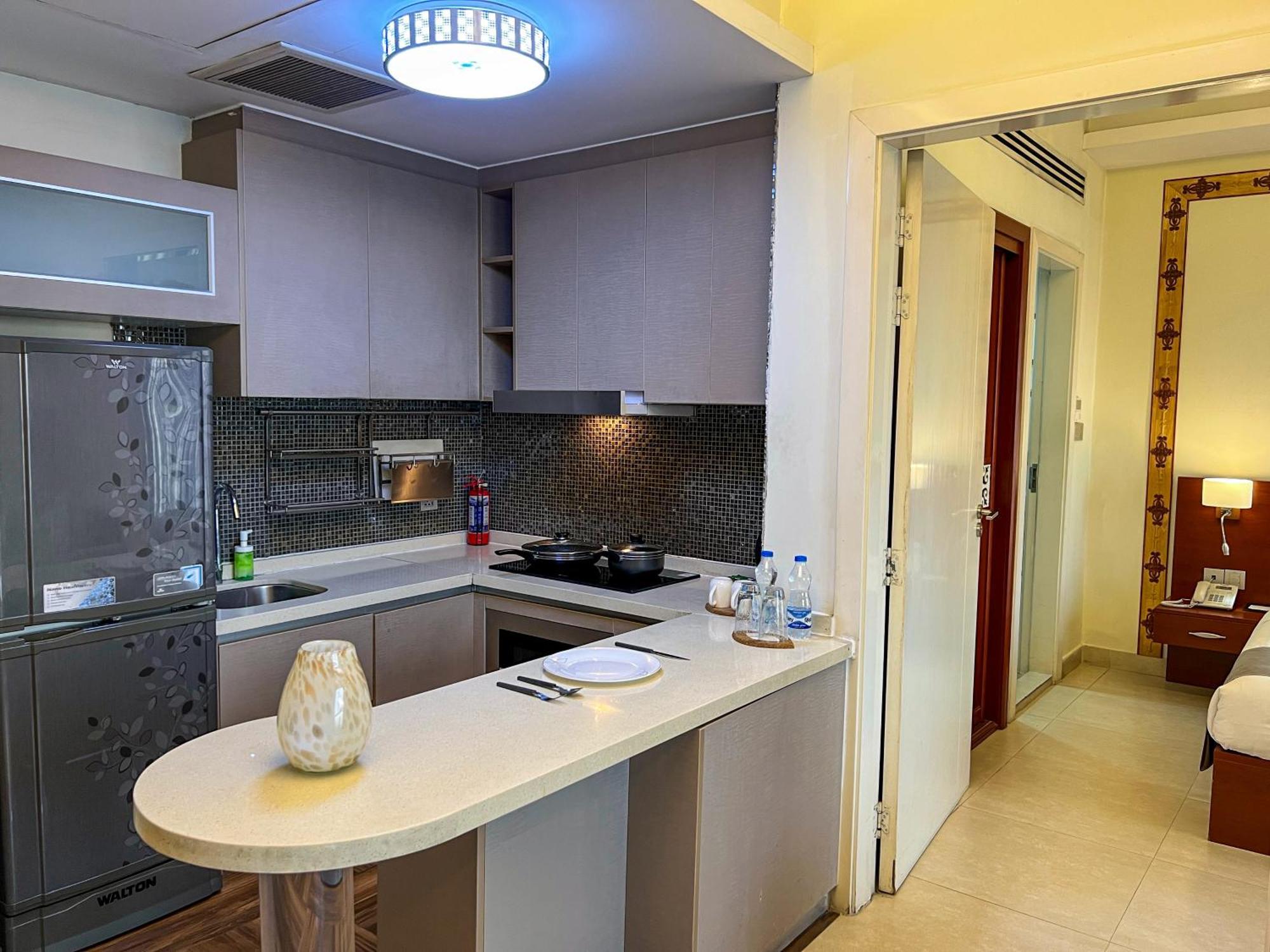 Coventina Lake Suites Dhaka Exteriör bild