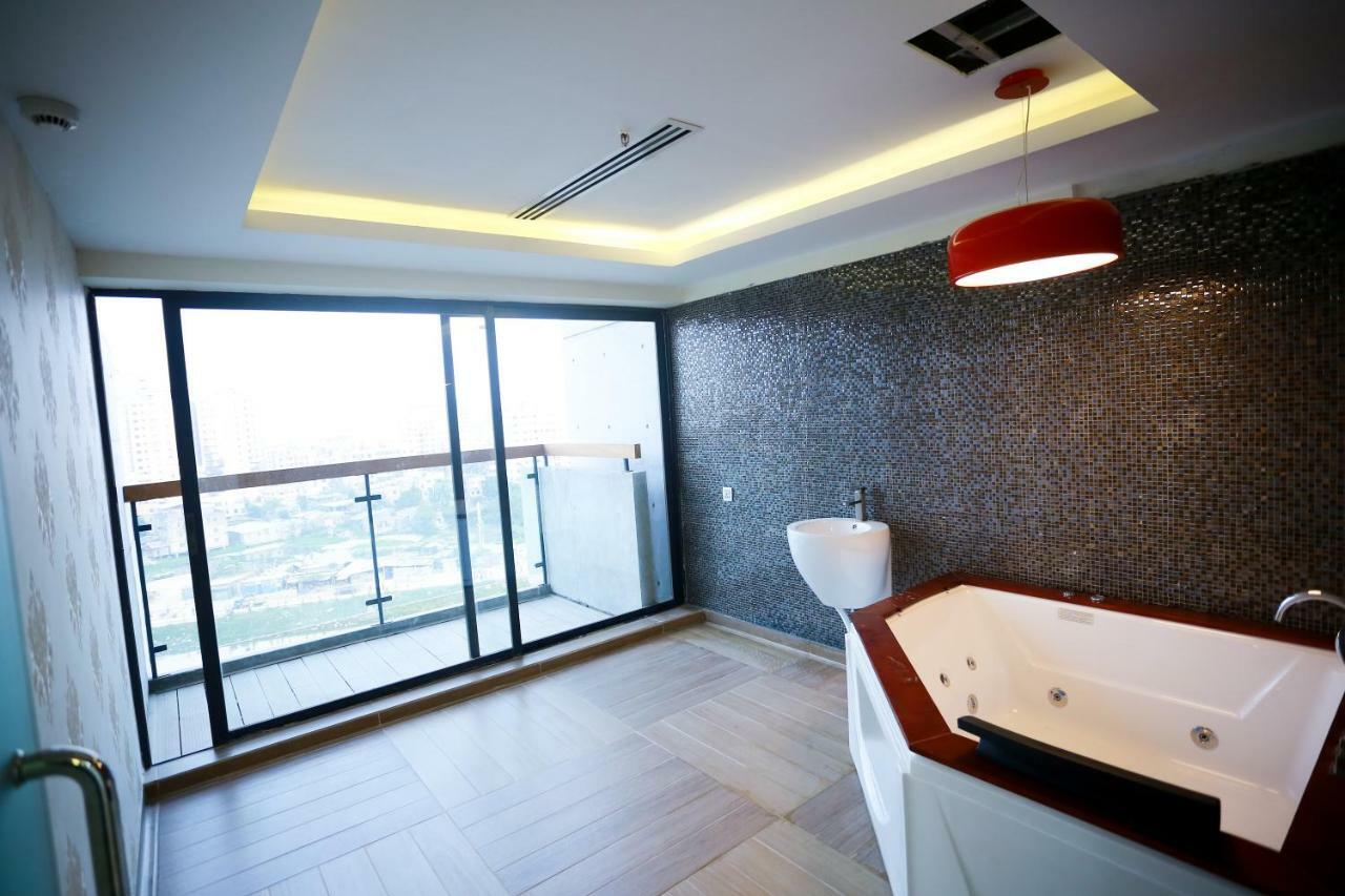 Coventina Lake Suites Dhaka Exteriör bild